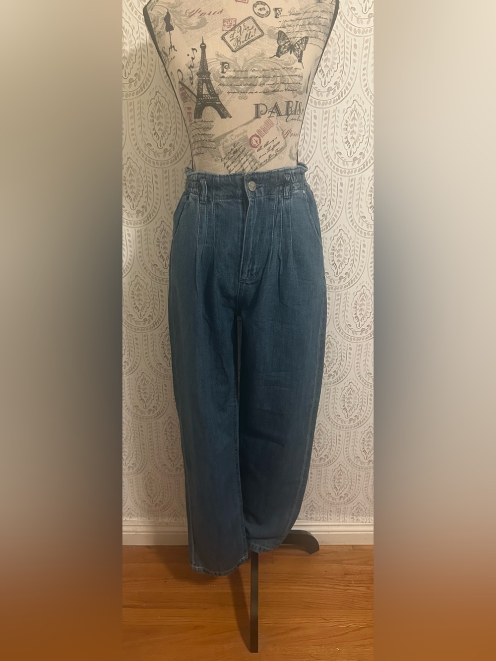 Classic High-Waist Mom Jeans in Dark Blue